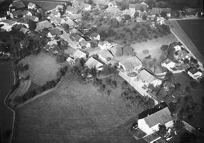 /_SYS_gallery/DasDorf/Luftaufnahmen/1960_02.jpg