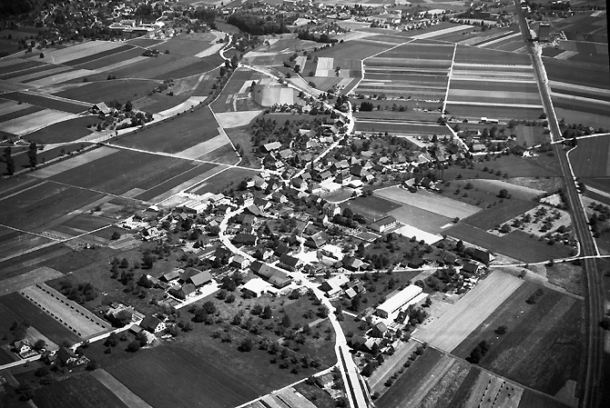 /_SYS_gallery/DasDorf/Luftaufnahmen/1960_08.jpg