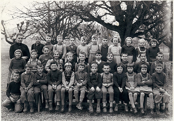/_SYS_gallery/Schule/Schule/Klassenfotos/Klassenfoto-2_3-Kl-JG-1951-52-Lehrerin-A_Zobrist.jpg /_SYS_gallery/Schule/Schule/Klassenfotos/Klassenfoto-2_3-Kl-JG-1951-52-Lehrerin-A_Zobrist.jpg
